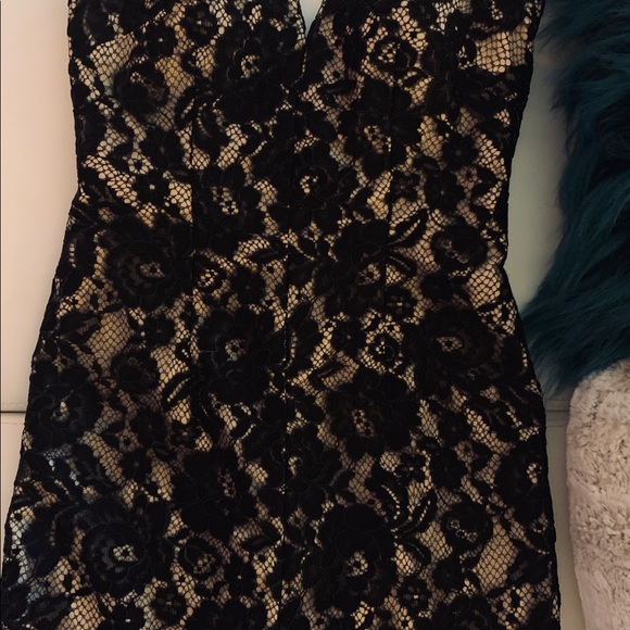 Gown - Picture 3 of 4